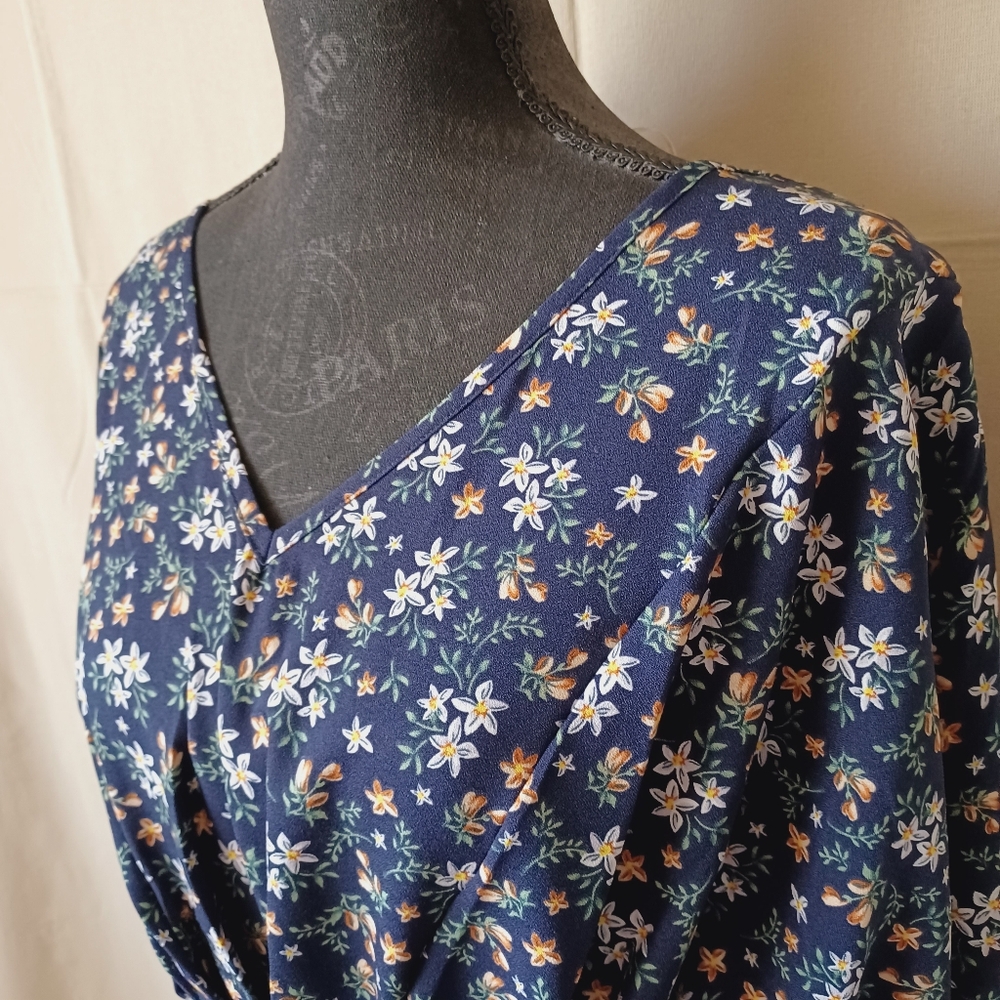 Peasant Floral Top - Picture 3 of 8